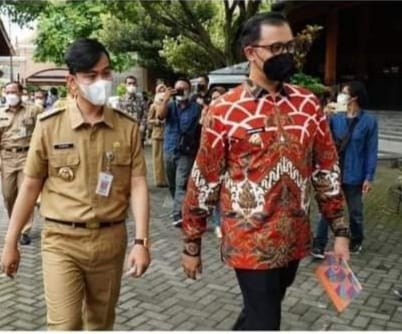 Kunjungan  Wako Erman Safar  ke Surakarta  diterima langsung oleh Walikota, Gibran Rakabuming Raka beserta jajaran di kantor Walikota Surakarta, Senin (15/11/2021).